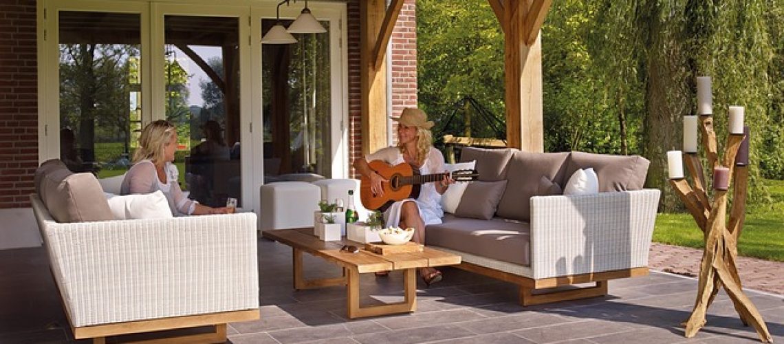 פינות ישיבה מעץ